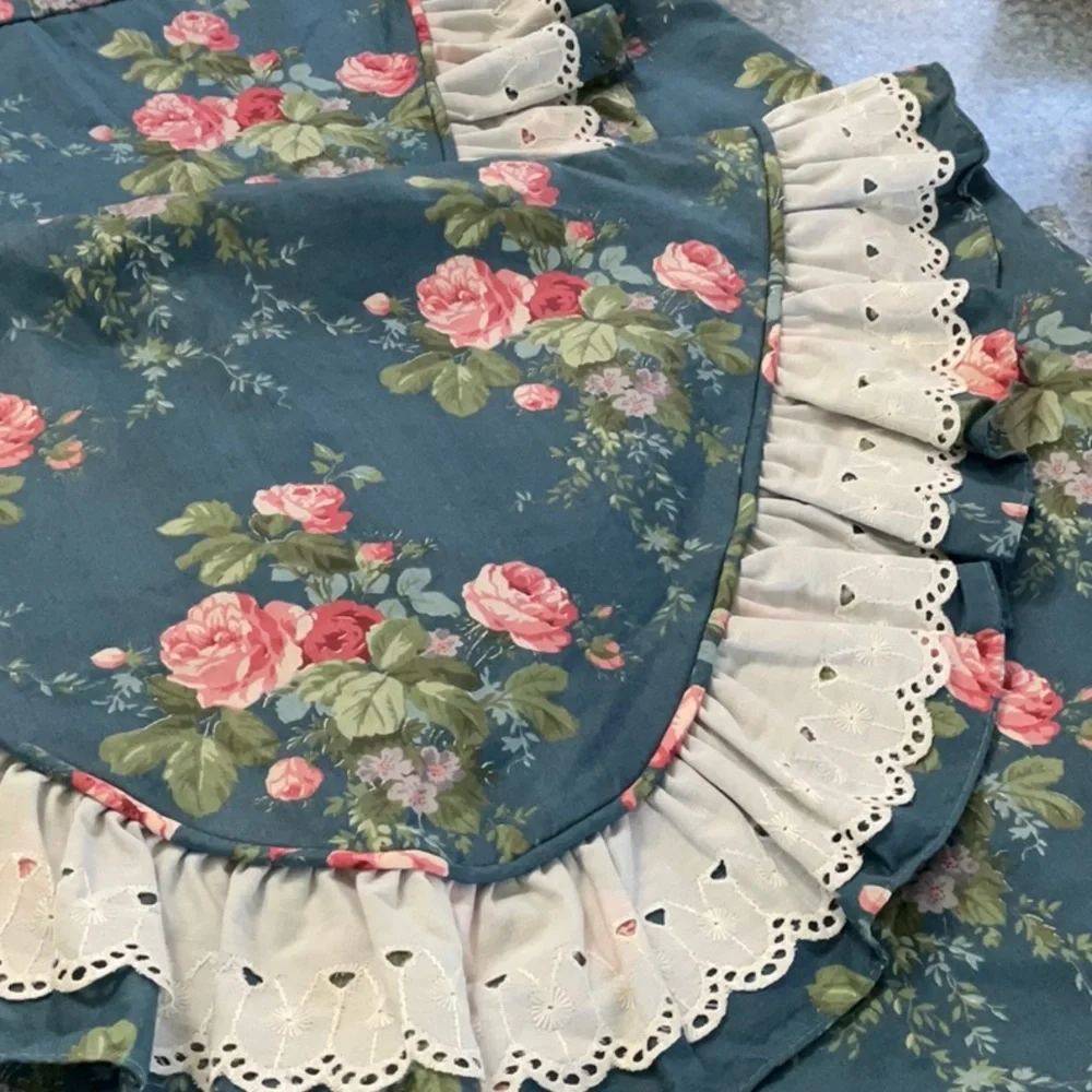Croscill 2 standard envelope pillow shams. 1990’s